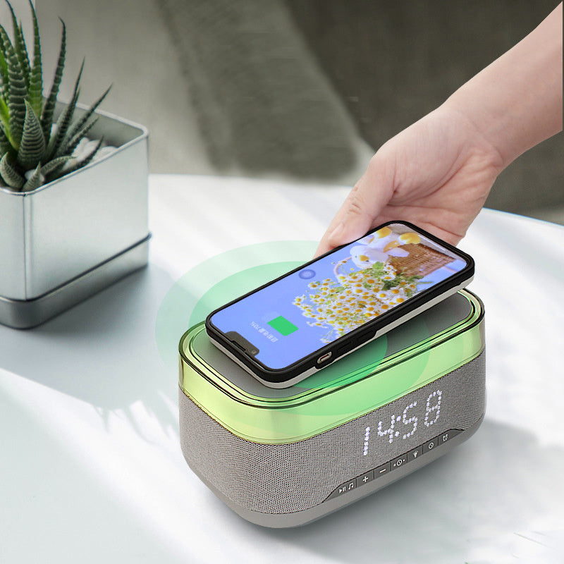 Intelligent Multifunktionell klockradio med laddstation